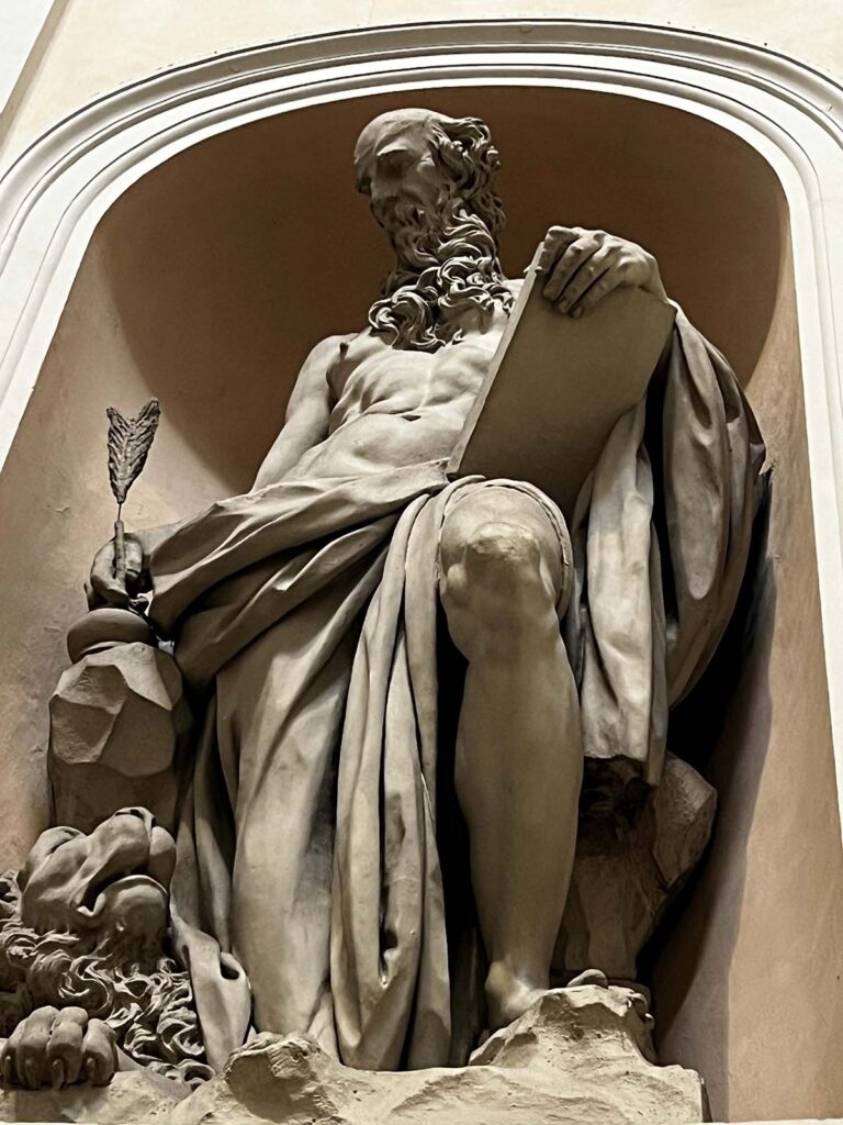 Vangelo del 04 gennaio 2026: quando la parola entra nella storia